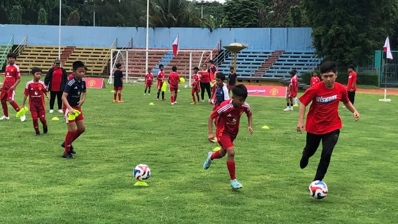 Kolaborasi Epik Biskuat x Manchester United Hadirkan Sekolah Sepak Bola Eksklusif untuk Dukung Potensi Anak Indonesia