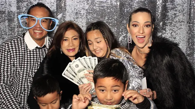 Nia Ramadhani dan keluarga (Instagram/ramadhaniabakrie)