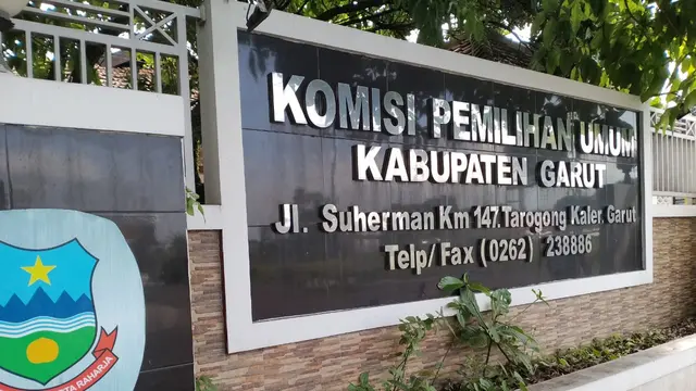 Kantor KPUD Garut jalan Suherman, Tarogong Kaler yang akan digunakan sebagai tempat pendaftaran bakal calon Pilkada Garut 2024. (Liputan6.com/Jayadi Supriadin)