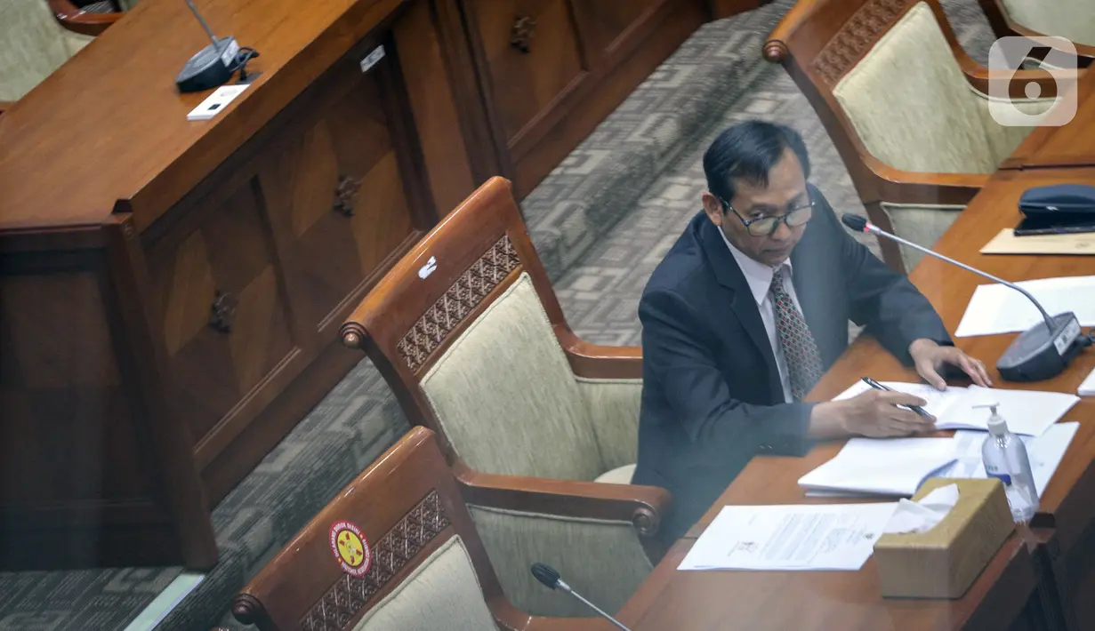 Diketahui, tahap pengambilan keputusan pemberian persetujuan atas calon hakim agung dan hakim ad hoc dilakukan besok. (Liputan6.com/Faizal Fanani)