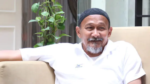 Suhatman Imam, legenda Semen Padang bercerita tentang masa lalunya yang harus pensiun dini di usia 21 tahun dan memulai menjadi pelatih di usia 25 tahun. Ia juga merupakan guru dari Nil Maizar, Indra Sjafri dan Jafri Sastra.