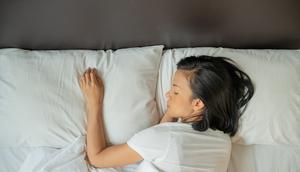 Sahabat Fimela, daripada bingung menentukan mana yang lebih penting antara kuantitas atau kualitas tidur, lebih baik coba saja cara-cara berikut ini yang bisa membantu meningkatkan keduanya sekaligus. Dijamin, tidurmu makin nyenyak dan berkualitas! (Foto dok: Freepik/jcomp).