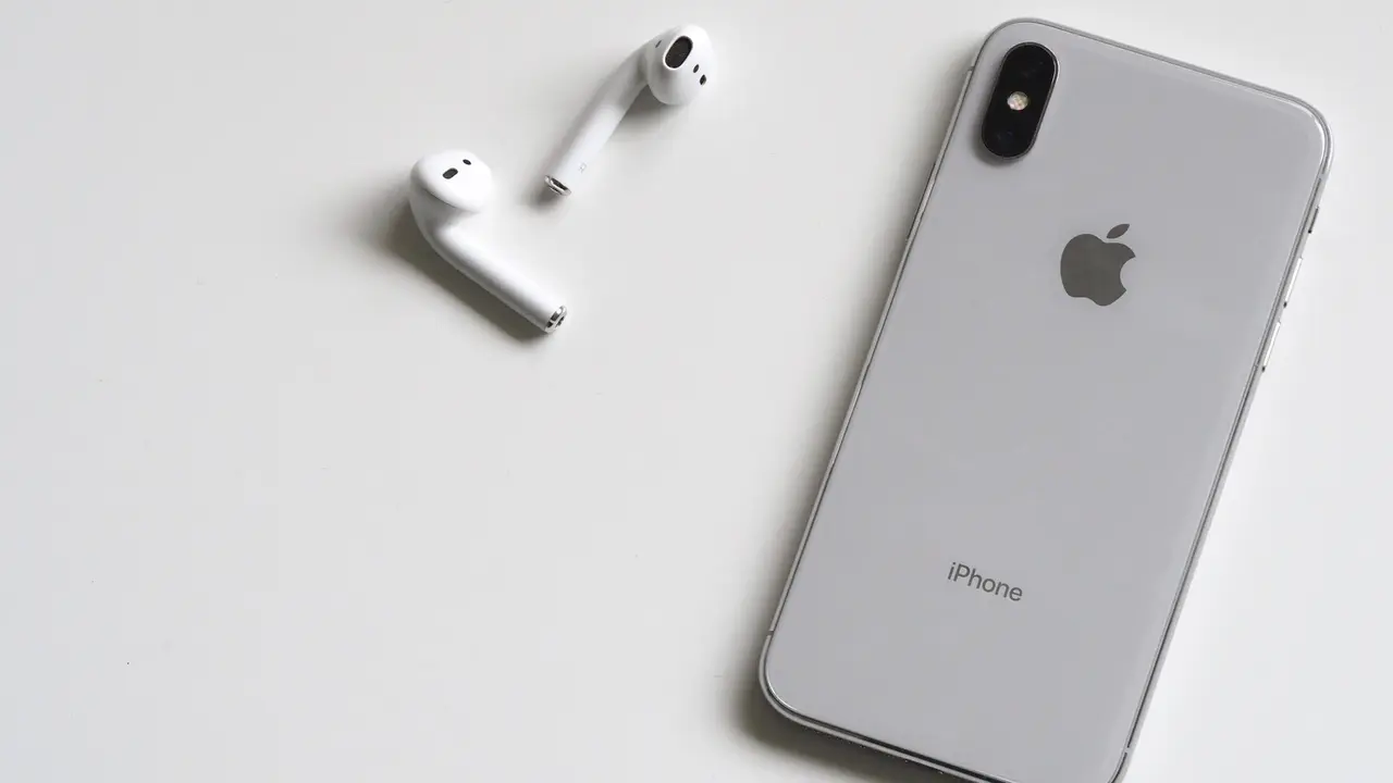 Ilustrasi iPhone X | Jess Bailey Designs dari Pexels