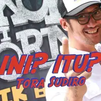 Tora seperti sulit memilih antara skutik atau motor besar