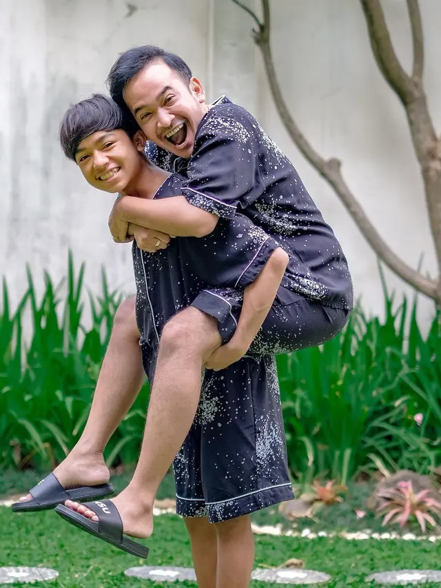 [Fimela] Ruben Onsu dan Betran Peto