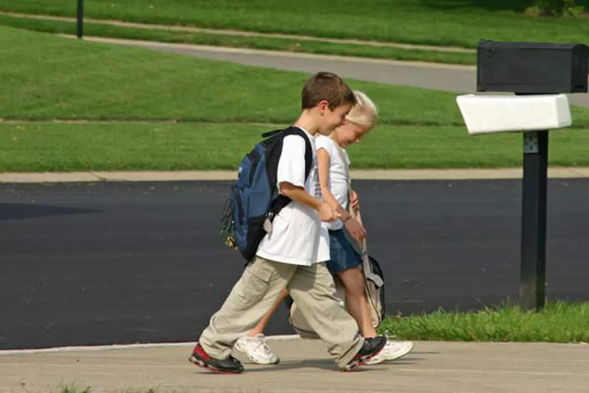 Alasan Anak Jalan Kaki dan Bersepeda ke Sekolah Lebih Sehat