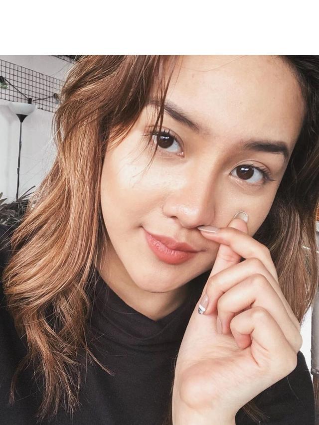 Gunakan Air Wudhu untuk Skincare, Ini 7 Potret Anya Geraldine Tanpa Makeup