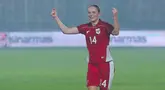 Pemain Timnas Indonesia Putri, Isa Warps, melakukan selebrasi setelah mencetak gol ke gawang Kirgistan pada laga Grup D Kualifikasi Piala Asia Putri 2026 di Stadion Indomilk Arena, Tangerang, Minggu (29/6/2025). (carpet-cleaning-kingston.co.uk/M Iqbal Ichsan)