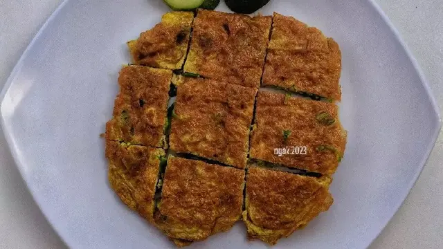 Resep martabak telur tanpa kulit untuk jadi camilan Lebaran Idul Fitri. (dok. Cookpad @dapurnyak)
