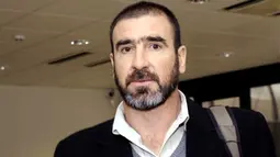 French former football player Eric Cantona arrives, on February 27, 2008 in Paris, for the launching ceremony of the &quot;Football Foundation&quot;, a citizen project, is launched by French Football Federation (FFF). AFP PHOTO/MIGUEL MEDINA