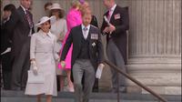 Pangeran Harry dan Meghan Markle di rangkaian acara Platinum Jubilee dari Ratu Elizabeth II. Keduanya beranjak dari St Paul's Cathedral. Dok: AFP/Youtube