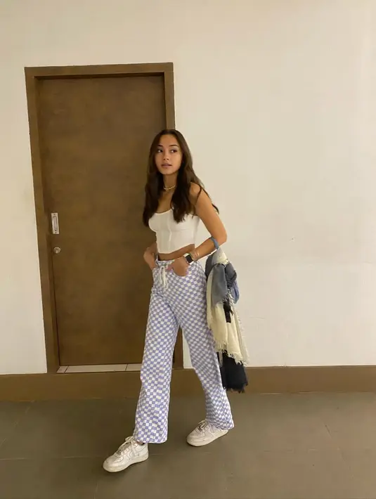 <p>Caitlin Halderman</p>