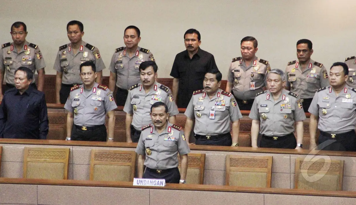 Komjen Pol Badrodin Haiti saat menghadiri Sidang Paripurna DPR RI penetapan sebagai Kapolri, Jakarta, Kamis (16/4/2015). (Liputan6.com/Helmi Afandi) 