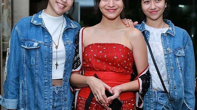 6 Potret Kebersamaan Putri dan Sitha Marino yang Jarang Tersorot, Kompak Banget