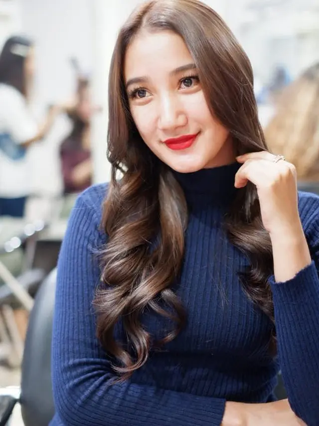 6 Potret Ayu Brylian Kakak Ipar Nella Kharisma