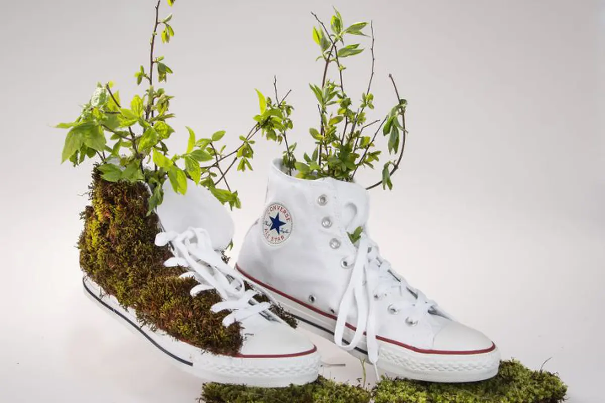 Wow! Sepatu Kets Ini Punya 3 Tampilan Antimainstream