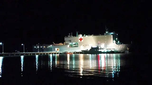 KRI dr Soeharso Lakukan Operasi Tulang Pertama Korban Gempa di Mamuju. (Foto: Liputan6.com/Abdul Rajab Umar)