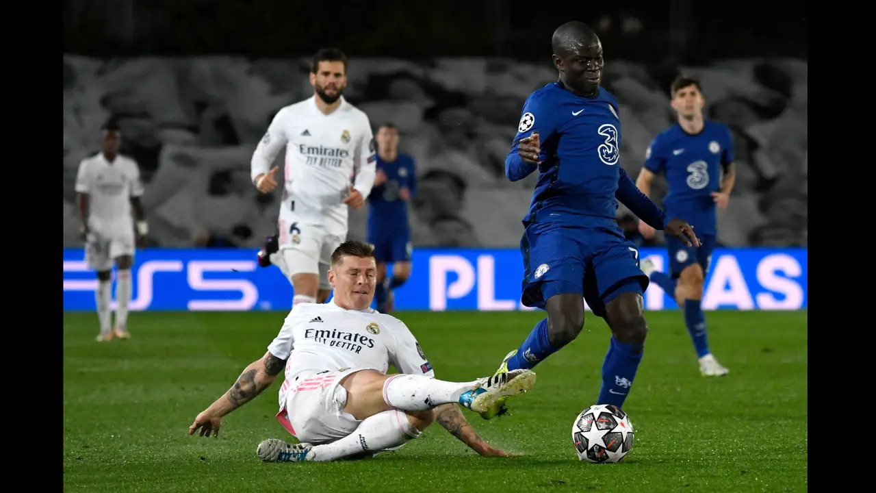 FOTO: Awas Pep, N'golo Kante Ada Dimana-mana