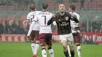 Luca Antonelli mencetak gol kemenangan AC Milan atas Torino dalam lanjuta Liga Serie A Italia di Stadion San Siro, Minggu (28/2/2016). (Liputan6.com/twitter.com/acmilan)