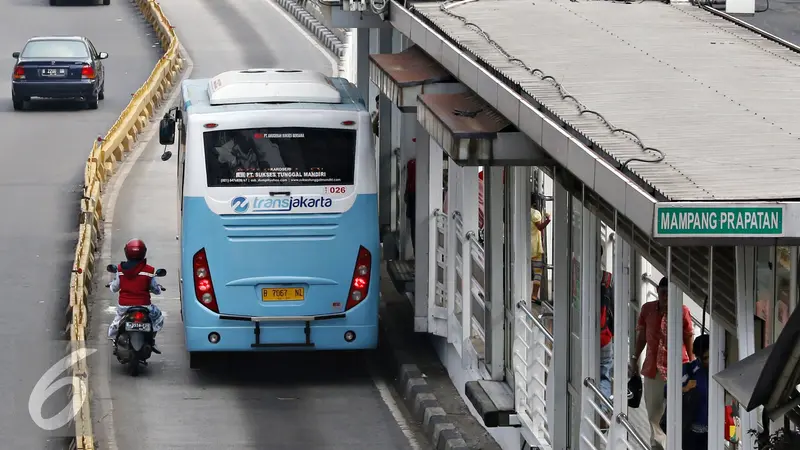 20160104-Terobos-Jalur-Transjakarta-IA