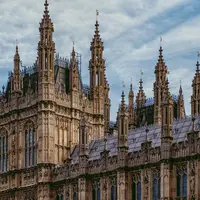 London | unsplash.com/@cinemanu