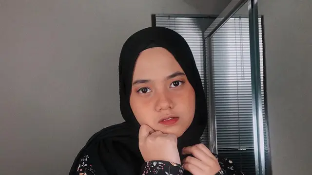 6 Potret Terbaru Hanin Dhiya Kini Tampil Berhijab, Bikin Pangling