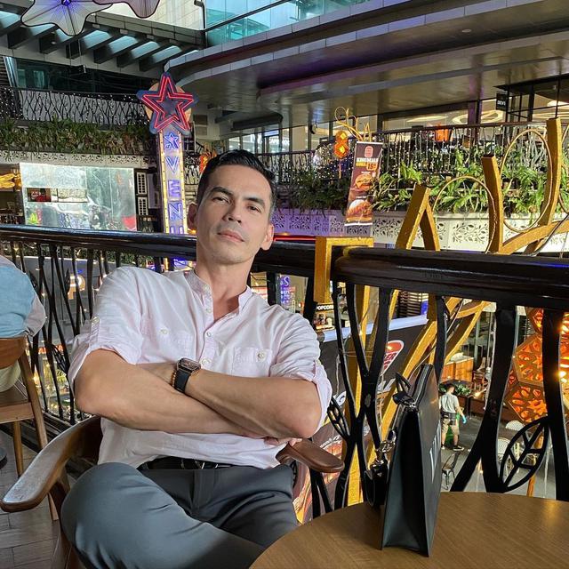 7 Potret Terbaru Atalarik Syach yang Masih Betah Menduda, Curi Perhatian