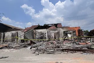 Malam di sekitar SPBE Cimuning, Kota Bekasi, awalnya tampak seperti malam-malam biasa. (Liputan6.com/Nur Azmi Zain)