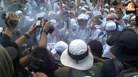 FPI Bakar Bendera Australia di Depan Kedubes