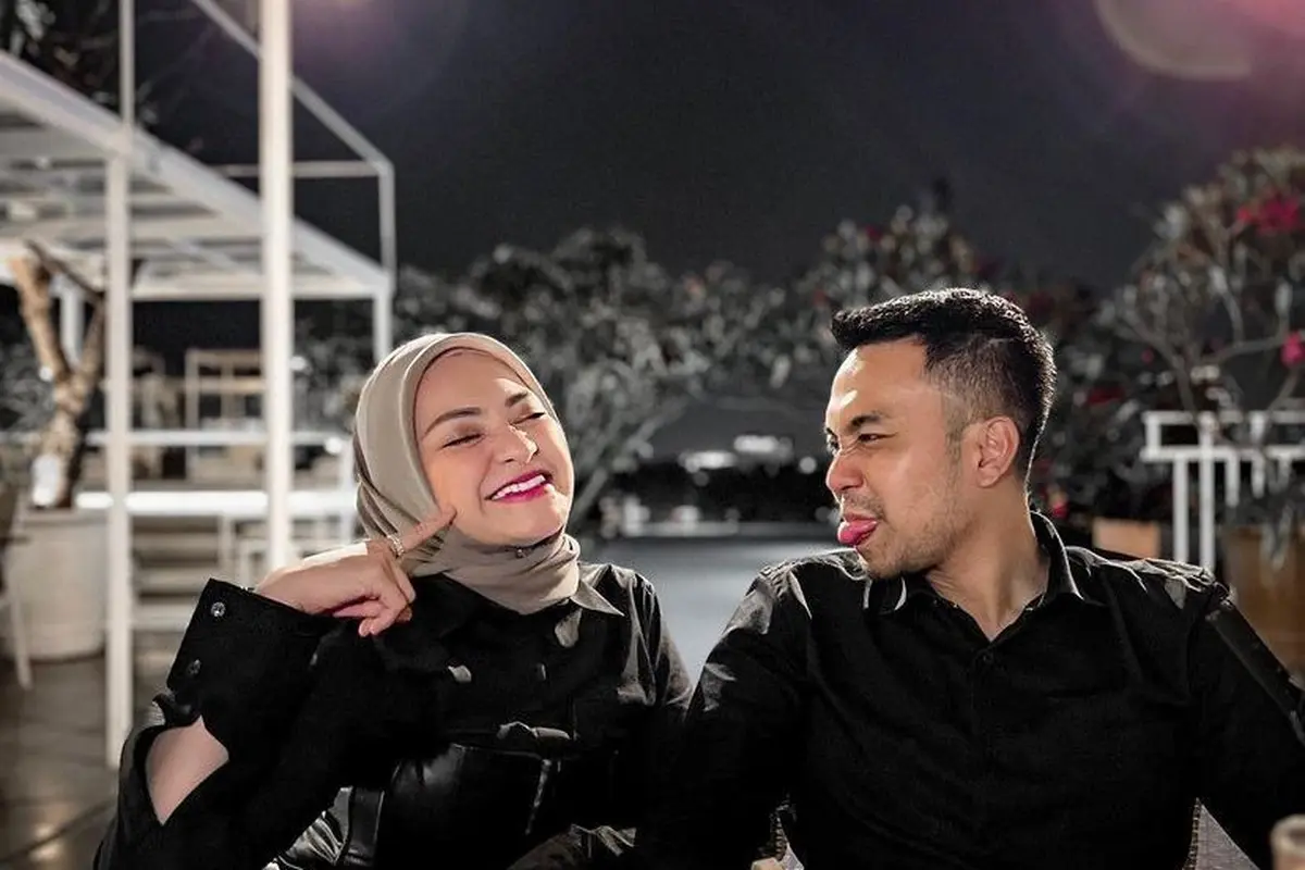 Potret Nathalie Holscher CLBK Bareng Mantan Kekasih, Tampil Serasi Serba Hitam saat Dinner