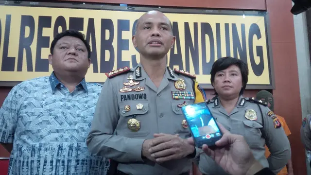 Berawal Adu Mulut, 4 Tukang Parkir Keroyok Sopir Ojek Online