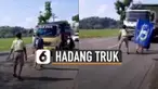 Bahkan ada sebuah truk muatan yang alami kecelakaan akibat aksi bocah-bocah tersebut.