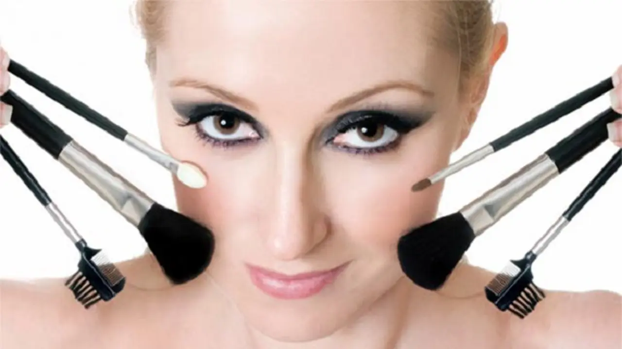 kuas makeup