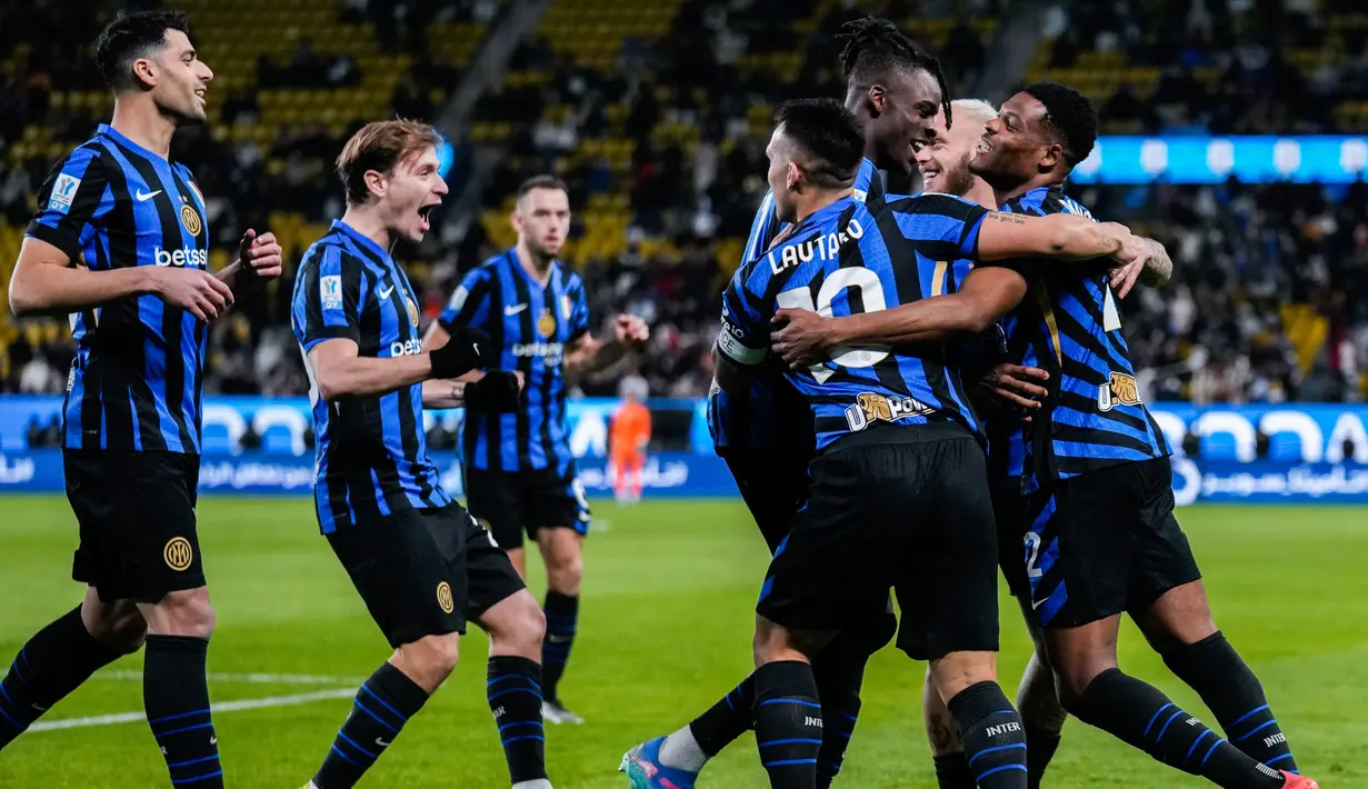 Berkat hasil ini, Inter pun berhak melaju ke partai final Piala Super Italia 2024 untuk menghadapi pemenang laga semifinal lainnya yang mempertemukan Juventus vs AC Milan. (AP Photo/Altaf Qadri)