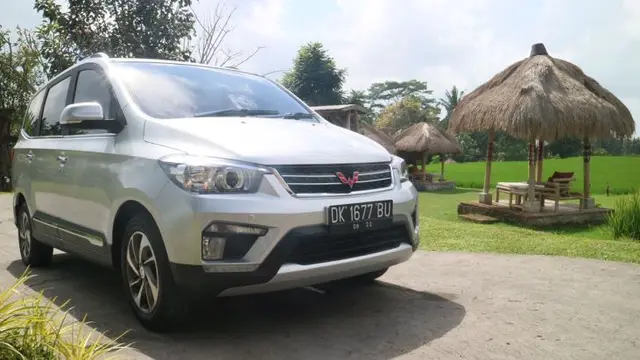 Wuling Confero S