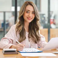 ilustrasi perempuan bekerja/PanuShot/Shutterstock