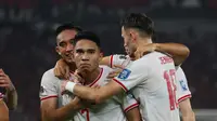 Pemain Timnas Indonesia merayakan gol Marselino Ferdinan ke gawang Arab Saudi pada matchday keenam putaran ketiga Kualifikasi Piala Dunia 2026 di SUGBK, Jakarta, Selasa (19/11/2024). (Bola.comAbdul Aziz)