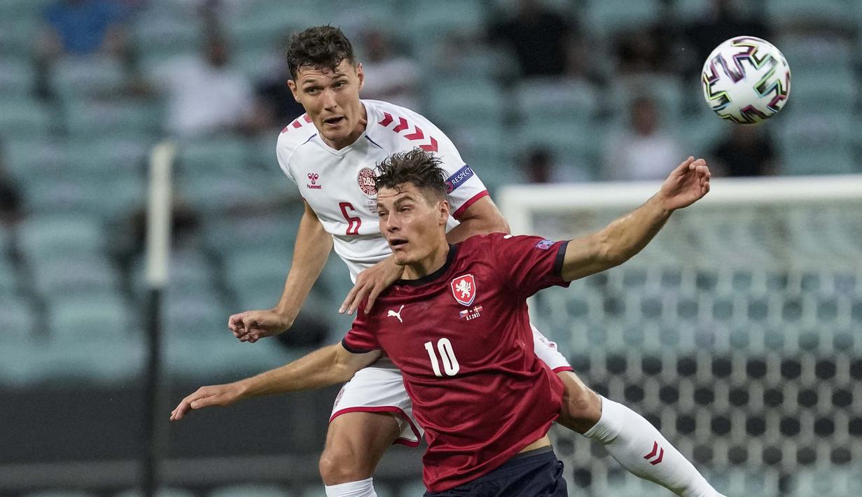 Andreas Christensen bakal jadi sosok penting untuk meladeni permainan Inggris di semifinal Piala Eropa 2020. Maklum, dia sudah paham betul gaya bermain sang lawan lantaran bermain di Chelsea. Dia bisa dimanfaatkan Denmark untuk mengekploitasi kelemahan Inggris. (Foto: AP/Pool/Darko Vojinovic)