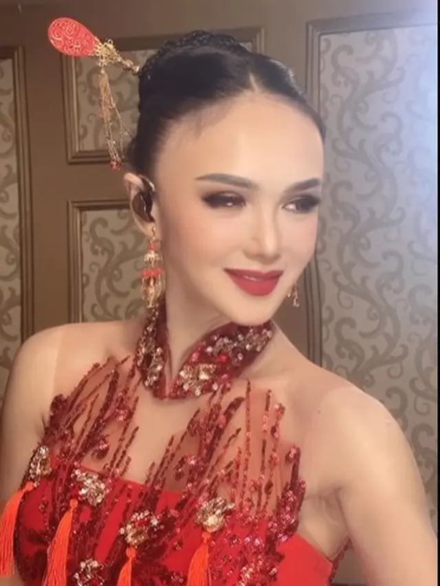 Yuni Shara tampak cantik menawan (Instagram/yunishara36)