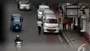 Penertiban seperti penggunaan derek untuk menarik mobil yang parkir sembarangan, penggunaan gembok, cabut pentil, hingga jaring motor sepertinya belum membuat jera, Jakarta, Senin (8/9/2014) (Liputan6.com/Johan Tallo)