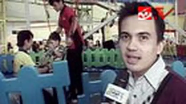 Syahrul Gunawan Temani Anak-Anaknya Bermain