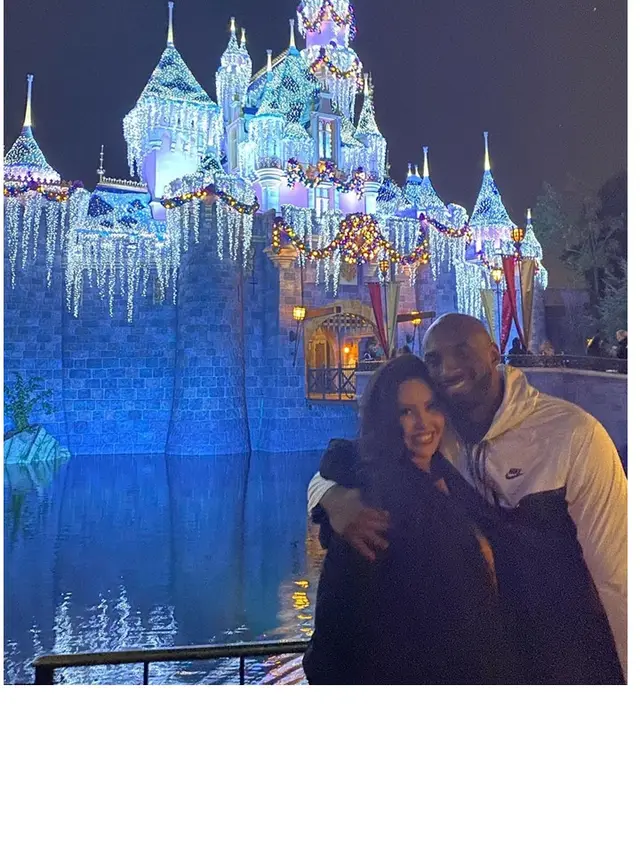 7 Potret Kenangan Kobe Bryant dan Istri, Tulis Pesan Haru di Media Sosial