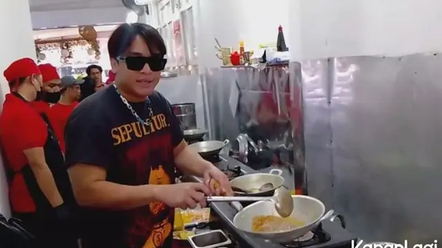 Billy Syahputra Jualan Seblak