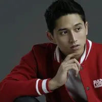 Roy Sungkono beradu akting dengan Nikita Willy di sinetron Julaiha Princess Betawi. (Foto: Twitter RoySungkono)