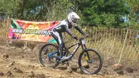 Andy Prayogo Juara Men Elite Seri Pembuka Indonesian Downhill 2026