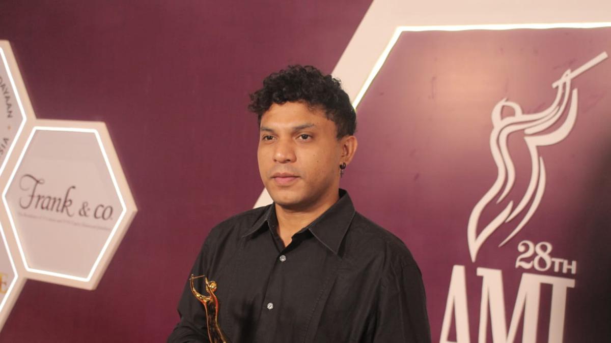 Siprianus Bhuka Raih Gelar Pencipta Lagu Pop Terbaik di AMI Awards 2025 Lewat Tabola Bale