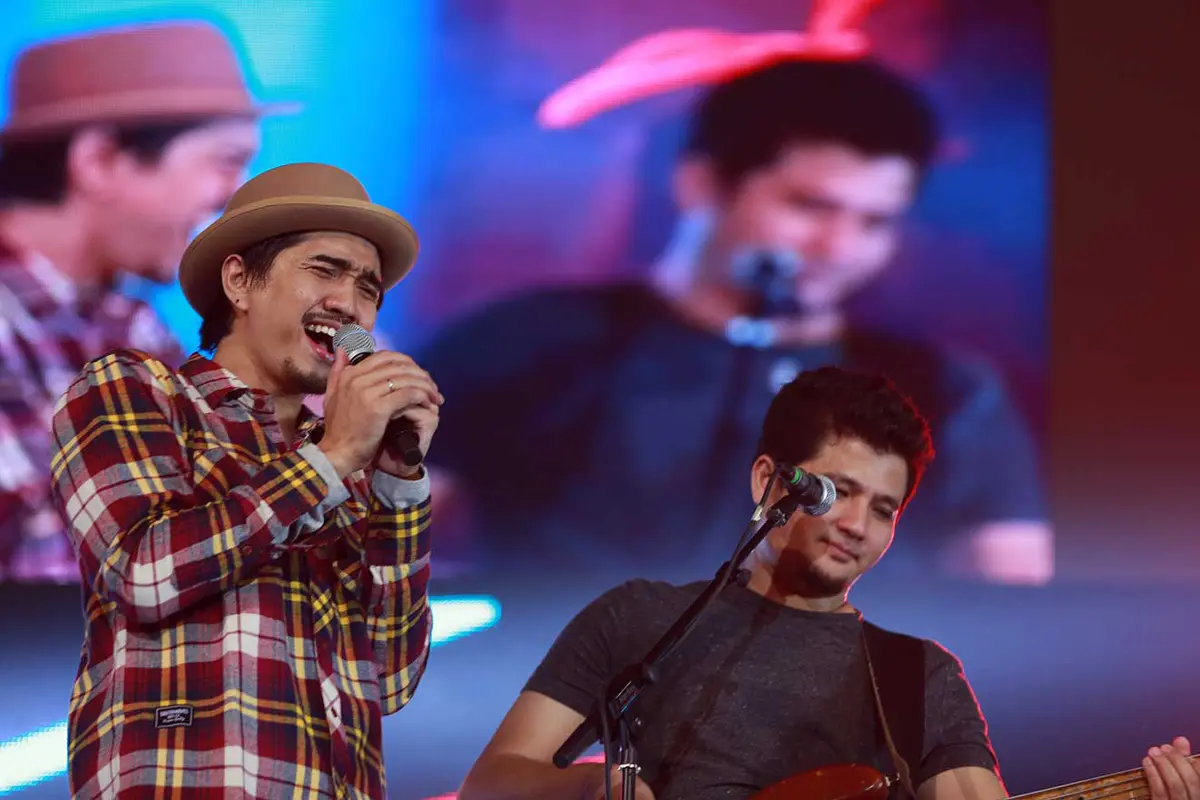 [Bintang] Adam Sheila on 7