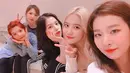 Red Velvet dipastikan akan membawakan dua lagu andalan saat akan tapil di Pyongyang, Korea Utara. Seperti yang dikabarkan Yonhap News, Red Velvet sudah menyerahkan daftar lagu yang akan mereka bawakan. (Foto: instagram.com/redvelvet.smtown)