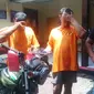 Motor sahabatnya digadaikan seharga Rp 2,5 juta. Barang elektronik lainnya juga ikut digadaikan.