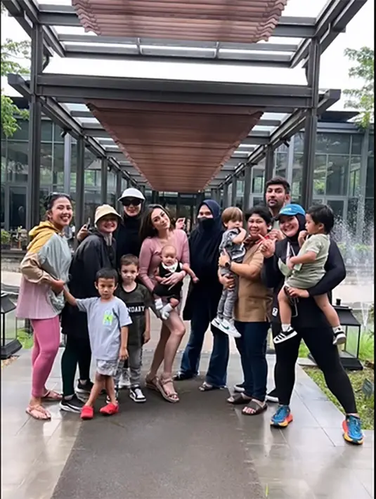 (Instagram/celine_evangelista)